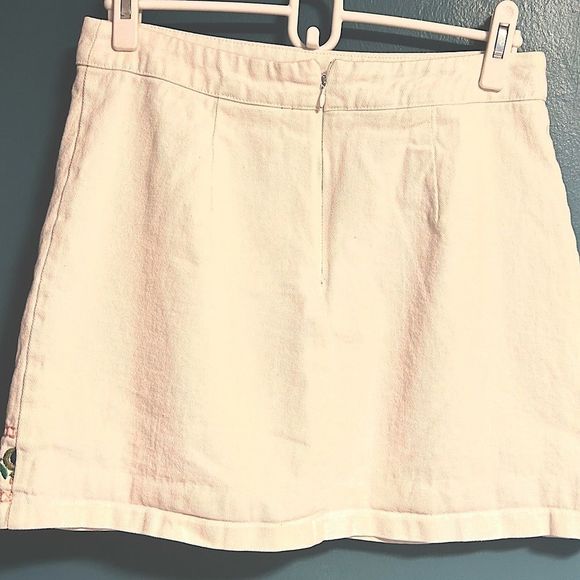 Embroidery Miami Size Med Cream Colored Micro Mini​ - Picture 2 of 3